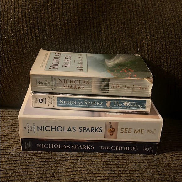 Nicholas Sparks Book Collection - Picture 1 of 1